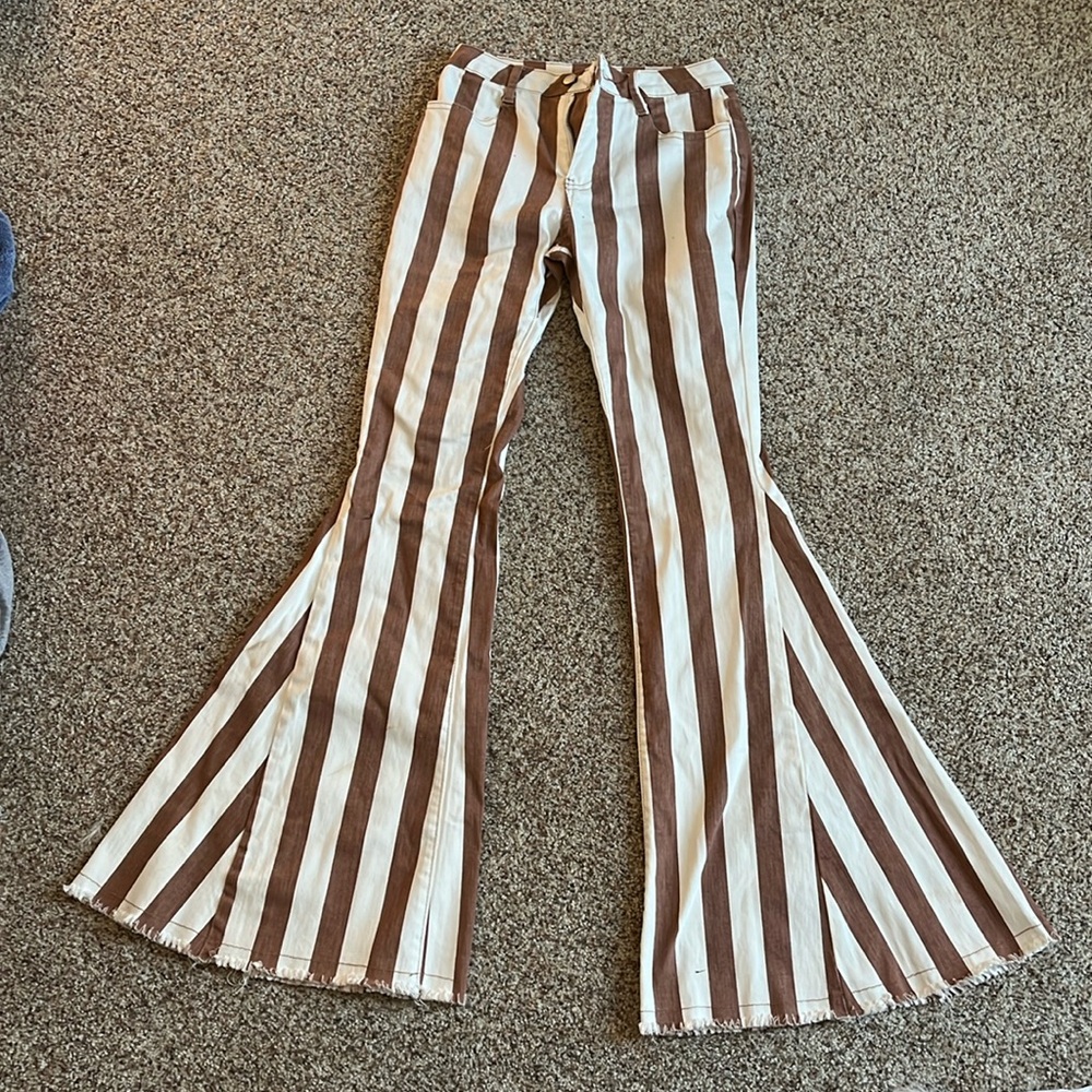 Saints & Hearts Bellbottom Jeans Size 26